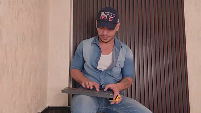 OliverWyse Live XXX-chat