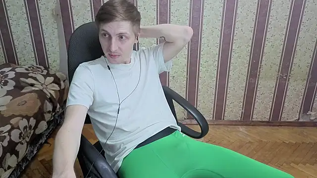 Darien_Brown élő XXX-chatje