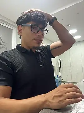 alekzamo's Live XXX Chat
