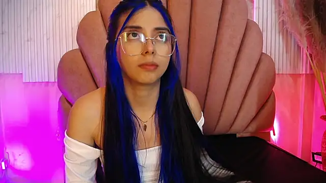 Chat +18 de Kyomi_Hunt ao vivo