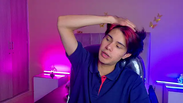 Chat +18 de Derek_Sinn ao vivo