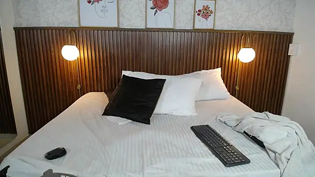 Ariana_Wayne Chat XXX live