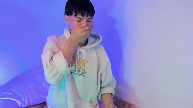 Aleaurarashii 即時 XXX 聊天