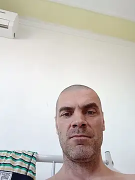 SIRMASTERDOMINATORXXL Adlı Modelin Canlı XXX Sohbeti