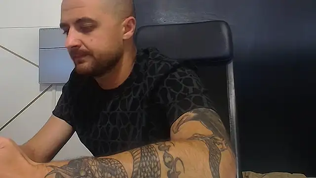 JamesMyerss Show in webcam
