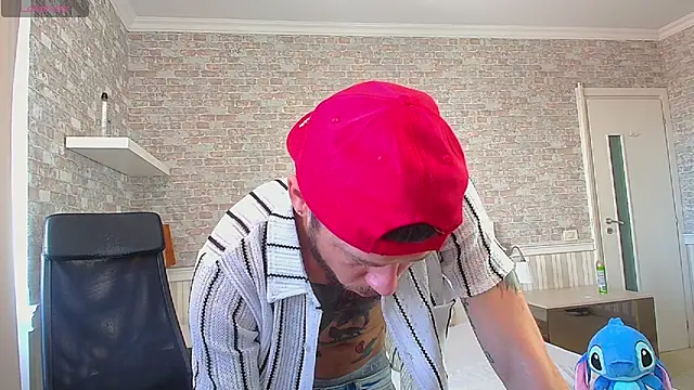Онлайн чат XXX JonahShaw