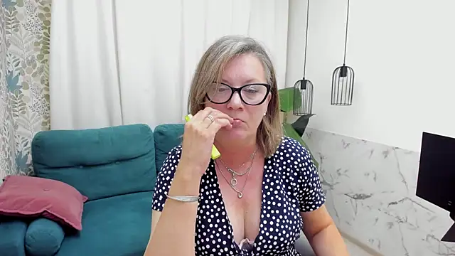 LeaPuren Live XXX chat