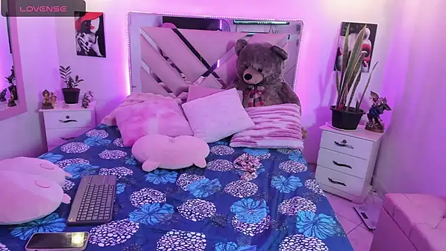 Karly_moon live XXX chat