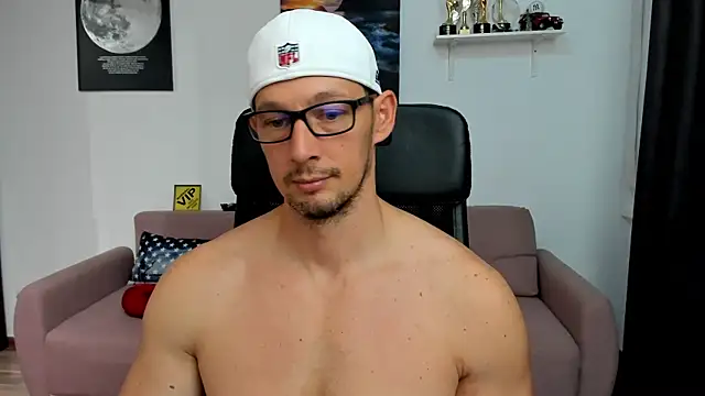 BrutusK08 Webcam show