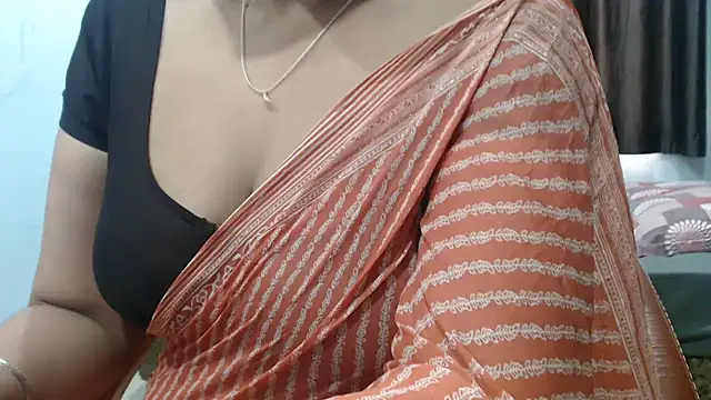 sunitha-3's Live XXX Chat