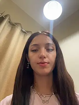 DollyTall Adlı Modelin Canlı XXX Sohbeti