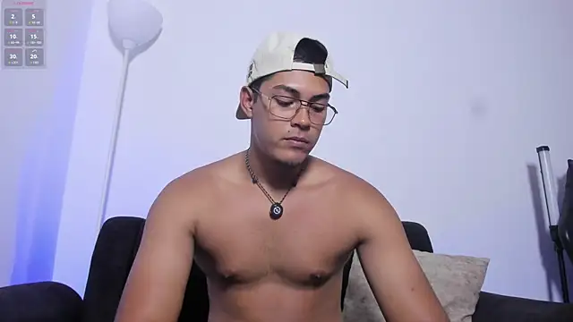 Chat +18 de Iamdylan777 ao vivo