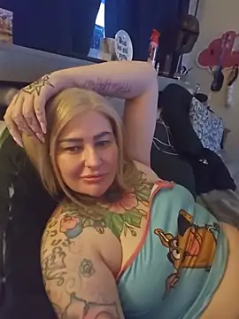emobarbiedoll Adlı Modelin Canlı XXX Sohbeti