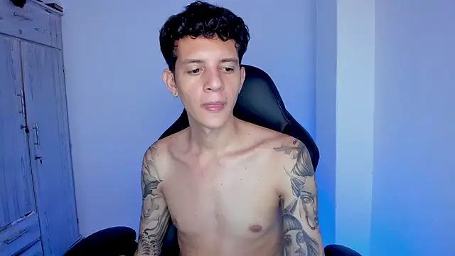צ'אט XXX בשידור חי של tylerrnova