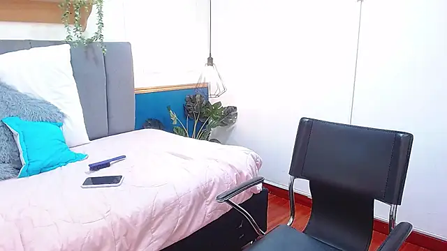 XXX chat uživo modela jessi_fem