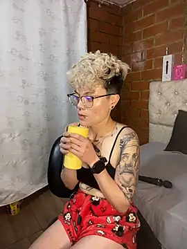 Chatroom XXX en direct de Megan-c
