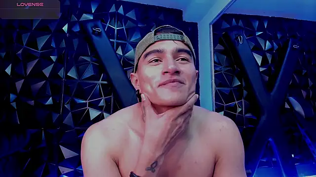 LiamDeeps Live XXX Chat