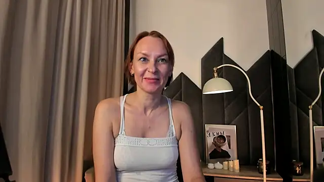 Chat +18 de NikaGentle ao vivo