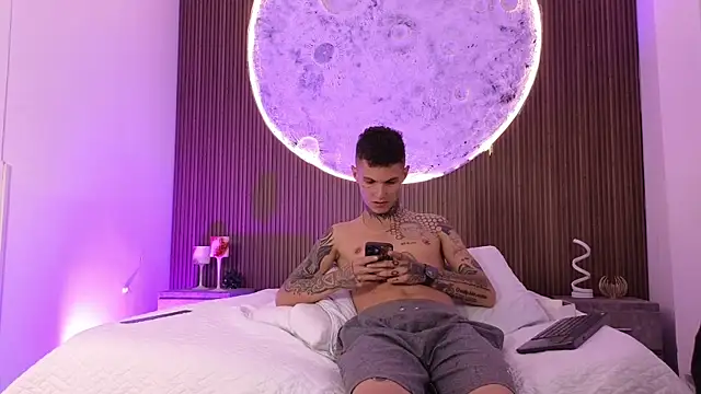 Paulo_527 Adlı Modelin Canlı XXX Sohbeti