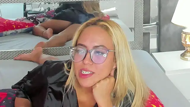 CristyBloomn Live XXX chat