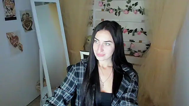 Star_Emily_ Chat XXX in diretta
