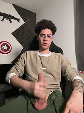 bigryann23 XXX чат на живо