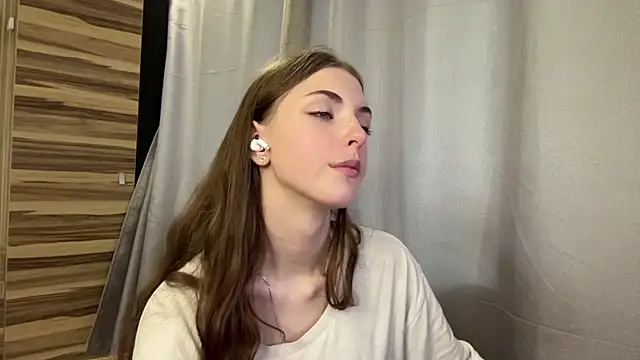 Pokazy przed kamerką – Clara_kitty