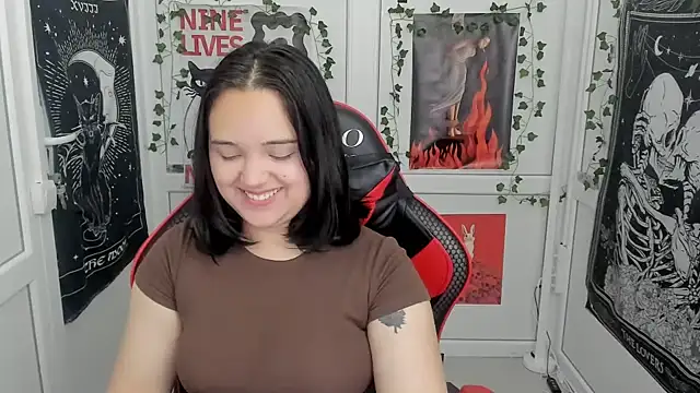 Chat XXX en directo de Caroline_cutte