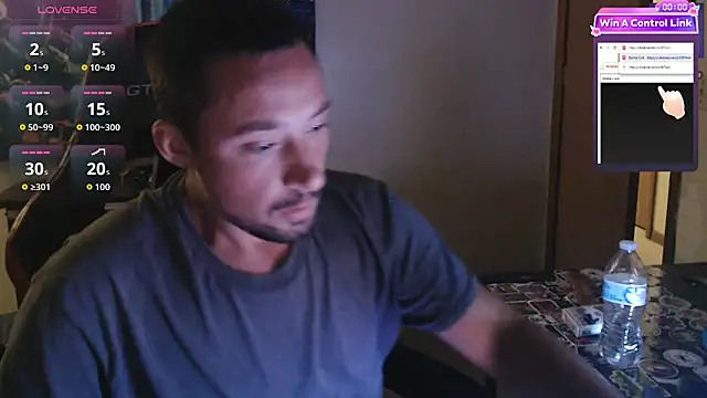 YoBleez live XXX chat