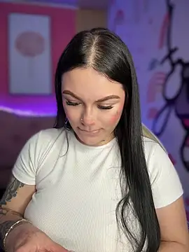 Czat XXX na żywo – Megaan__More