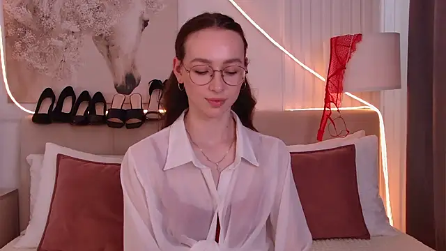 Emily_Simon XXX чат на живо
