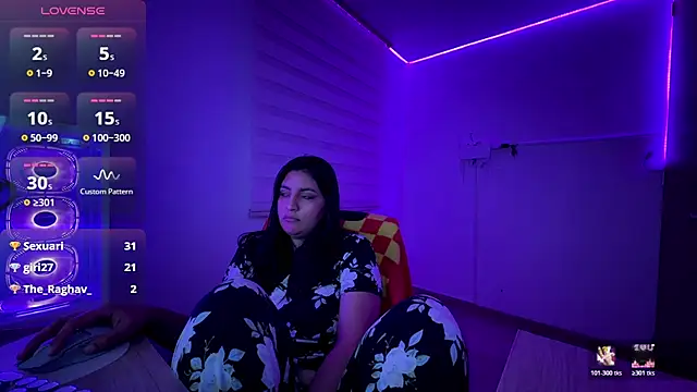 cloe_small's Live XXX Chat