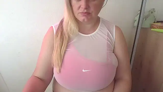 Show modela Meliss_Official9 na web-kameri