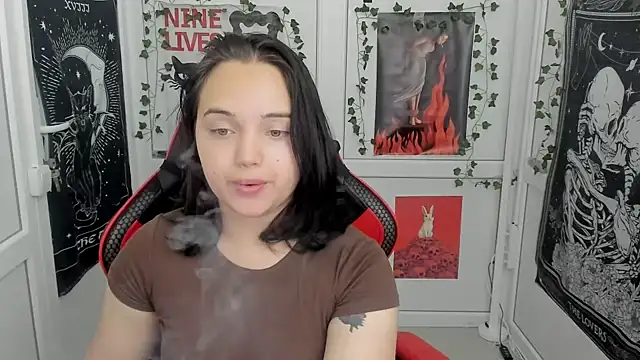 دردشة Caroline_cutte الجنسية المباشرة