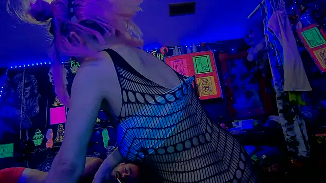 צ'אט XXX בשידור חי של Splash_Queen420