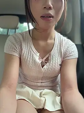 Yiyi-707's Live XXX Chat