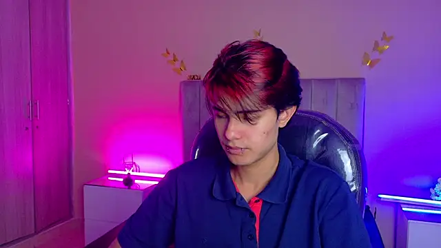 Derek_Sinn Chat XXX in diretta