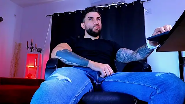 MightyAaron66 Chat XXX live