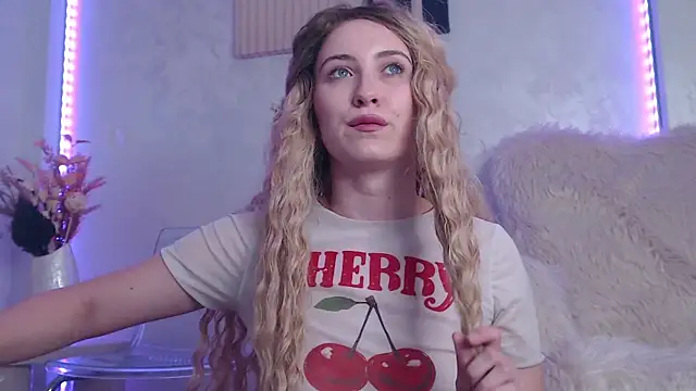 EmberLuna_ élő XXX-chatje