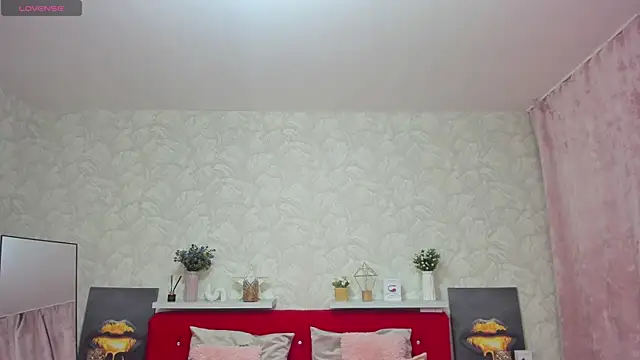 XXX chat uživo modela KattyPeachX