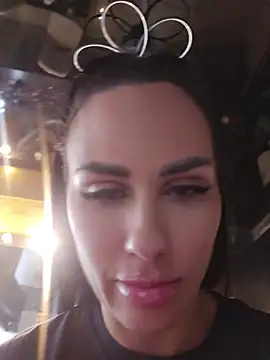 KatiaDivine 即時 XXX 聊天