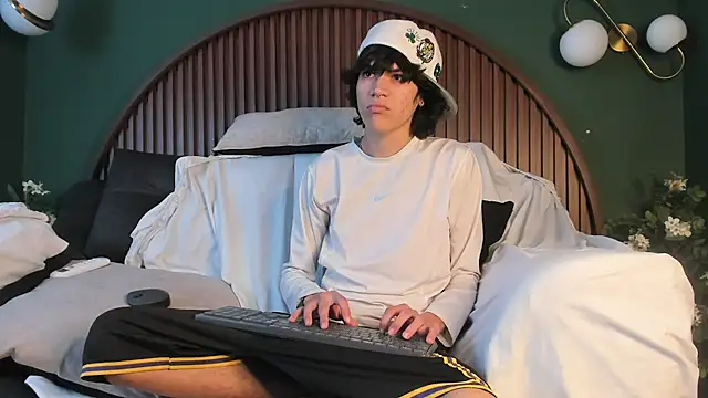 Diamond_twink Live XXX Chat