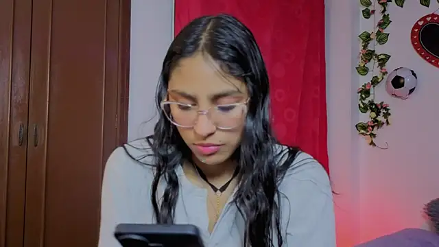 PaulaCutexs' Live XXX Chat
