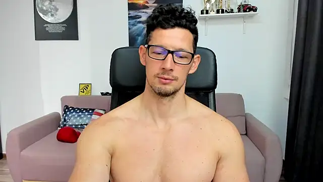 BrutusK08 live XXX chat