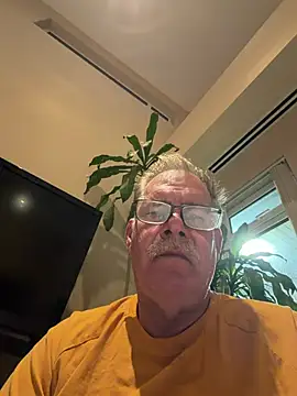 הופעת וובקאם של Caesar_Baxter