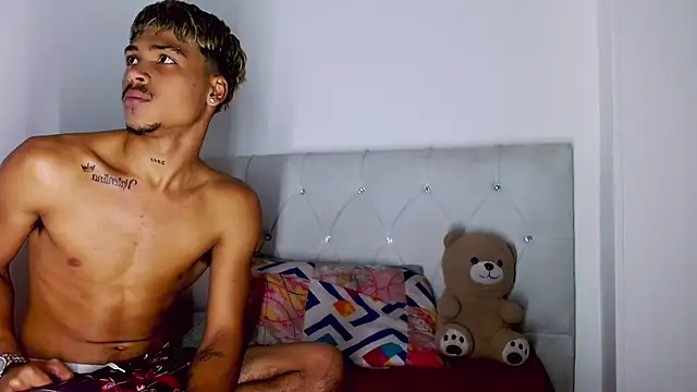 Angel_foxc13 Шоу с уебкамера