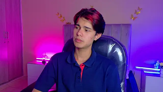 Chatroom XXX en direct de Derek_Sinn
