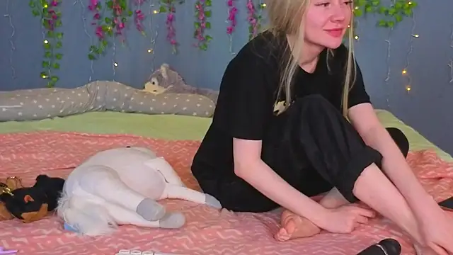 Lillie_Berry Adlı Modelin Canlı XXX Sohbeti