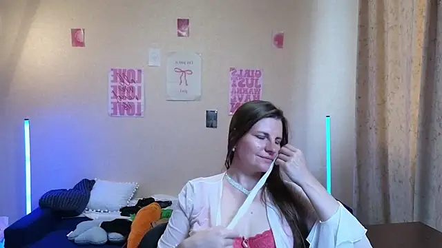 Mirabelle_Velvet Adlı Modelin Canlı XXX Sohbeti