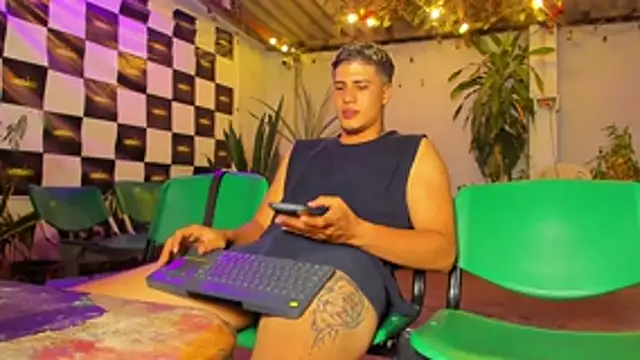 dominic_connor's Live XXX Chat
